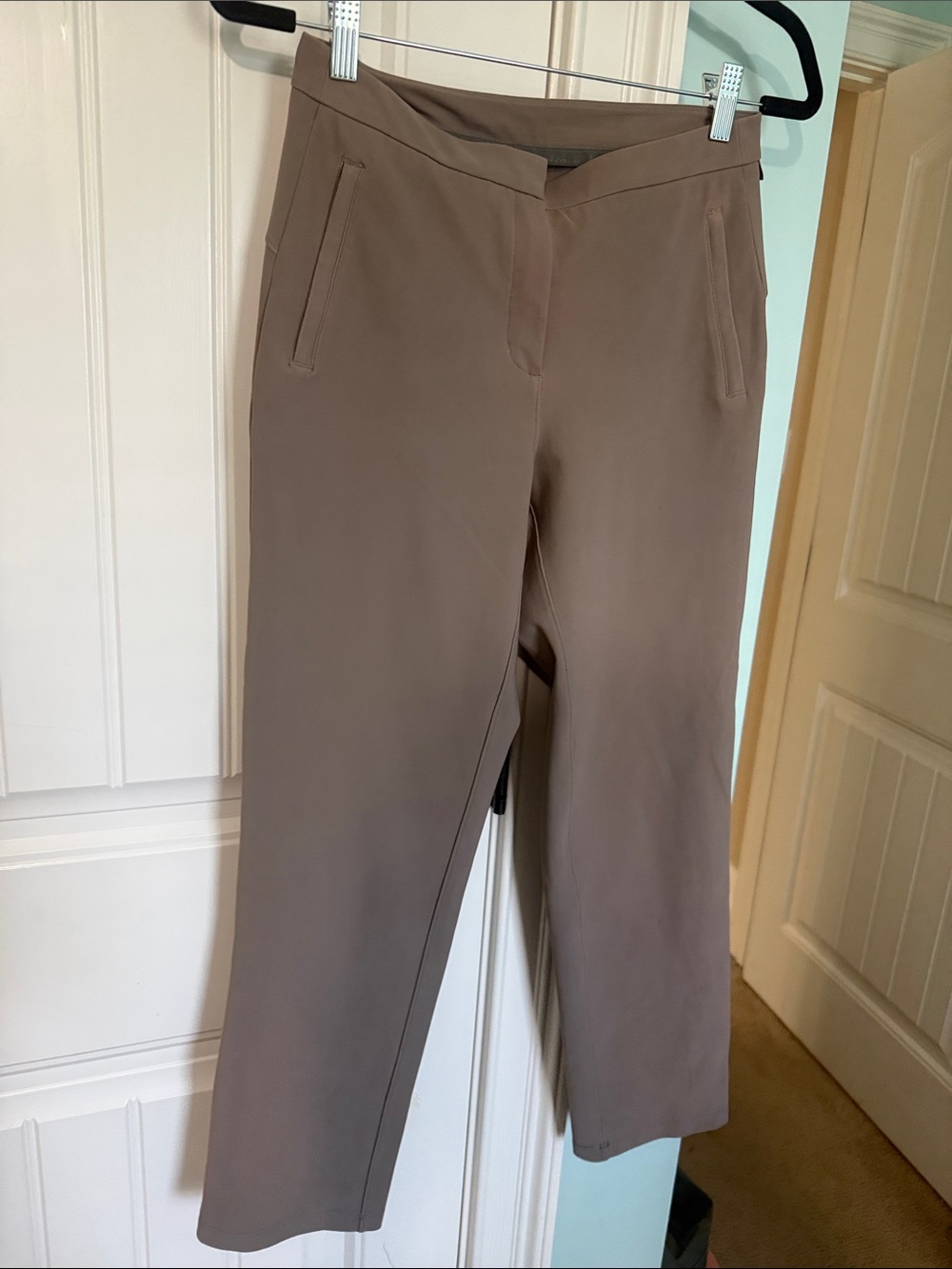 lululemon athletica Cropped Straight Pants in Taupe